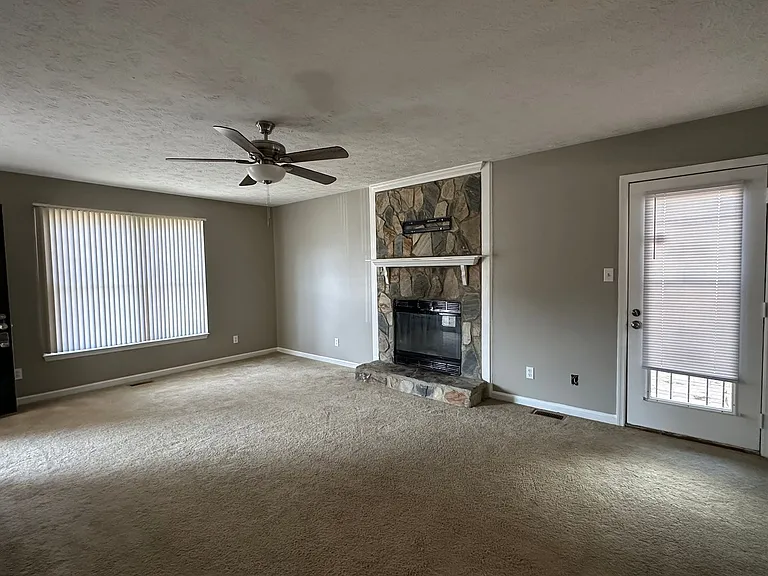 2678 Rivercliff Rd — Photo 3