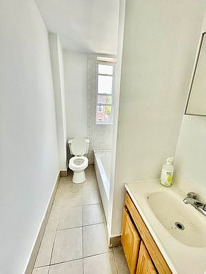 4th image of 550 Georgia Ave APT 2R