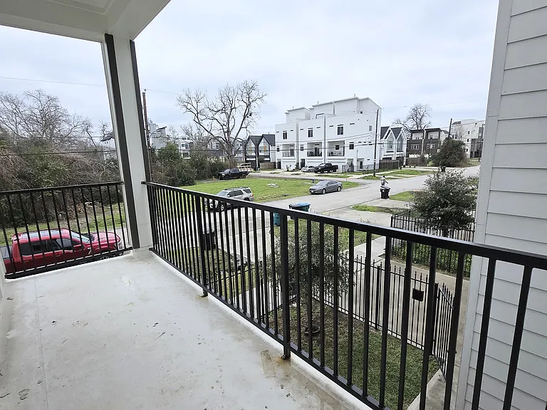 2706 Nagle St — Photo 13