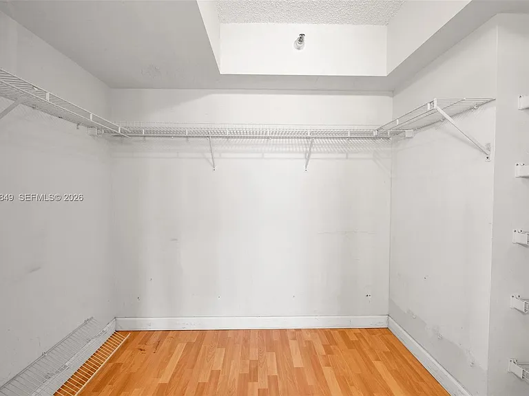 3530 Mystic Pointe Dr #710 — Photo 29