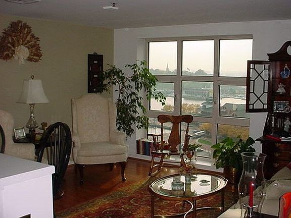4th image of 250 President St Unit 908
