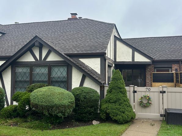 70 Greenmeadow Ct