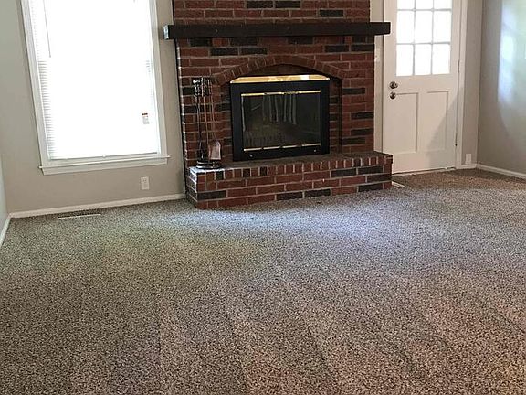3rd image of 2724 S Cogan Dr