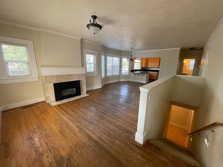 1609 E 24th Ave — Photo 10