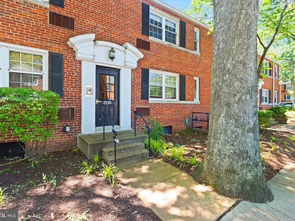206 N Trenton St APT 3, Arlington, VA 22203