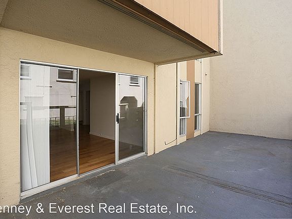 5th image of 315 Wayne Pl #111