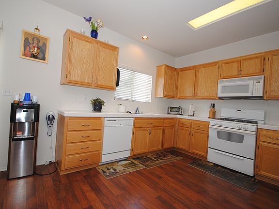 4th image of 15184 Hallmark Ln