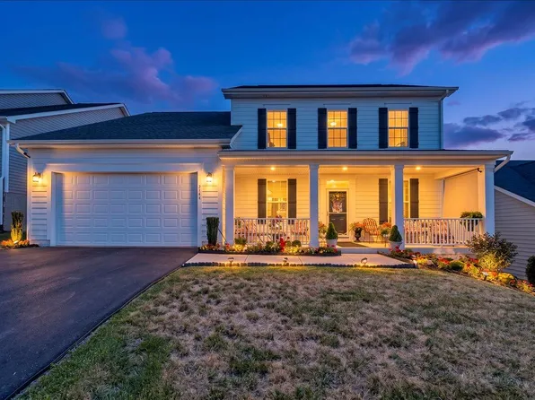 2141 Kings Walk Dr NE, Roanoke, VA 24012