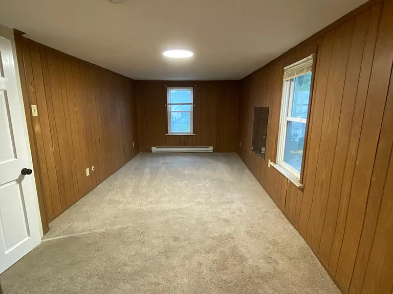 211A N Railroad St — Photo 26