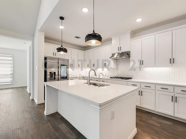 536 Cedarwood St — Photo 13