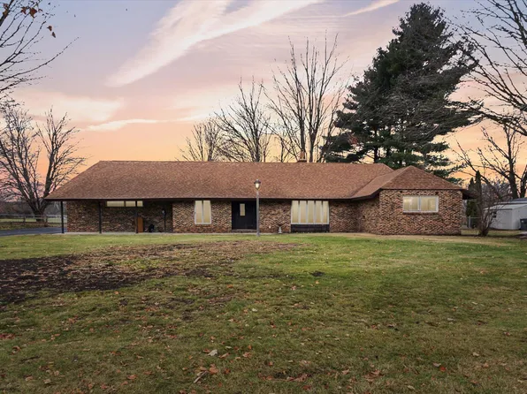 16196 Brookwood Dr, Buchanan, MI 49107