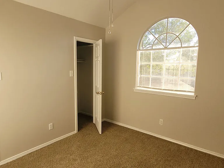 4826 Fern Lk — Photo 9