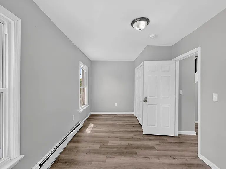 437 7th Ave #R2 — Photo 2