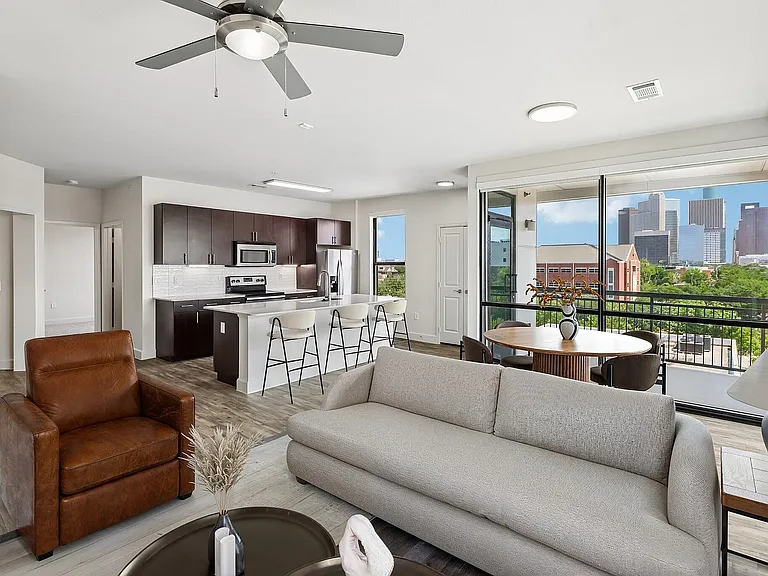 B2 Living Area
