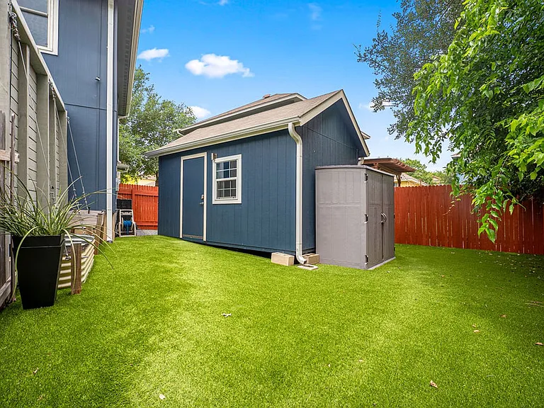 7107 Leppke Cv — Photo 24