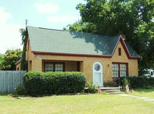 908 E Main St, Davis, OK 73030