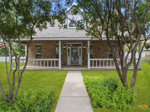 1405 Azalea Ln, New Braunfels, TX 78130