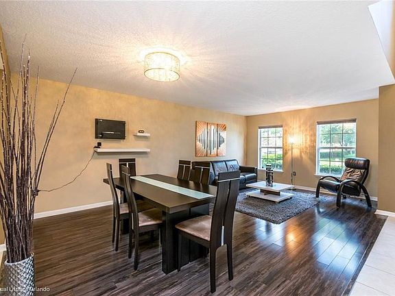 5th image of 2901 Holly Berry Ct