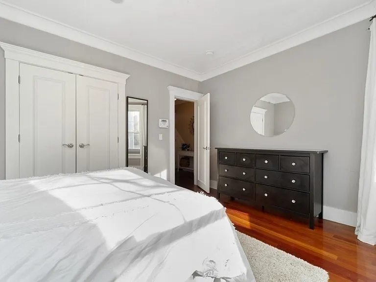 446 E 6th St #1 — Photo 9