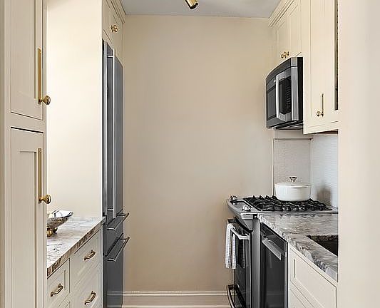 3rd image of 178 E 80th St APT 15C