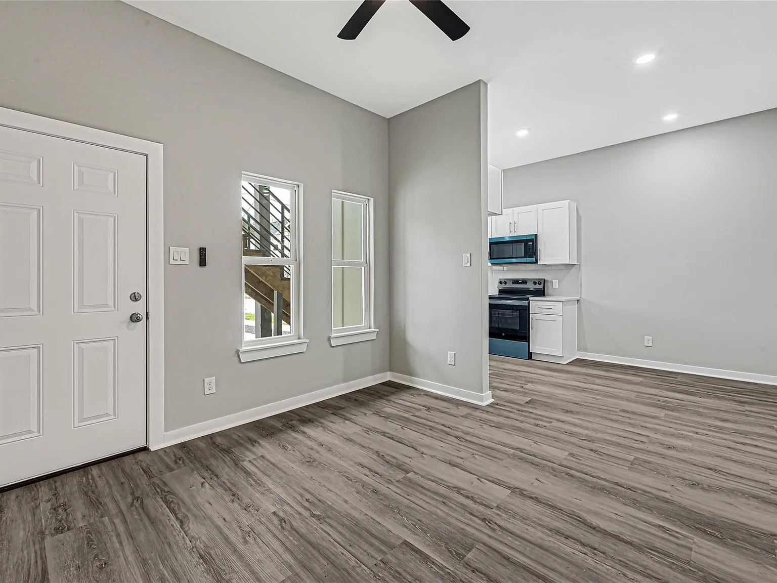 3 bed, 2.0 bath, 1100 sqft, $1,600 — Photo 4