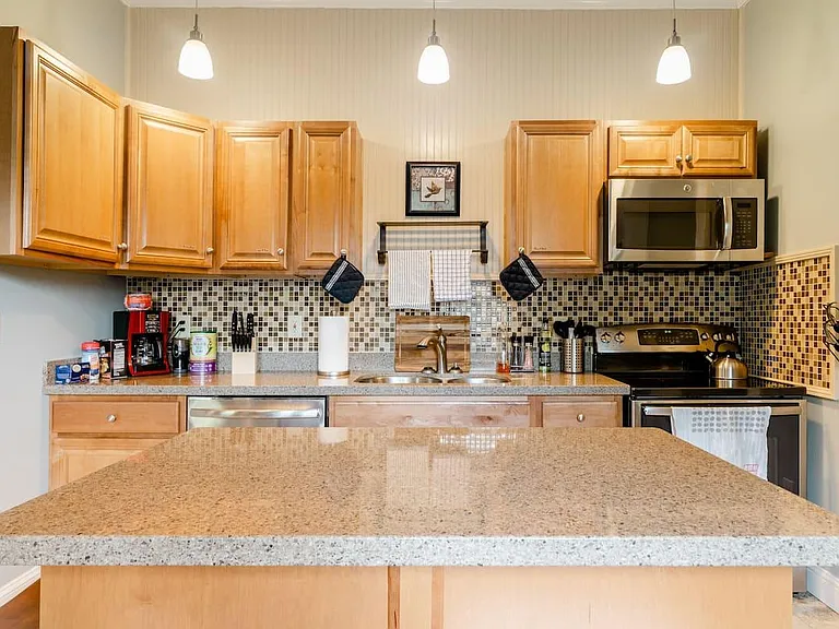 2726 N Roxboro St — Photo 12