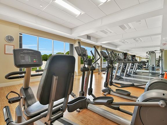 2nd image of 2851 NE 183rd St APT 1008E