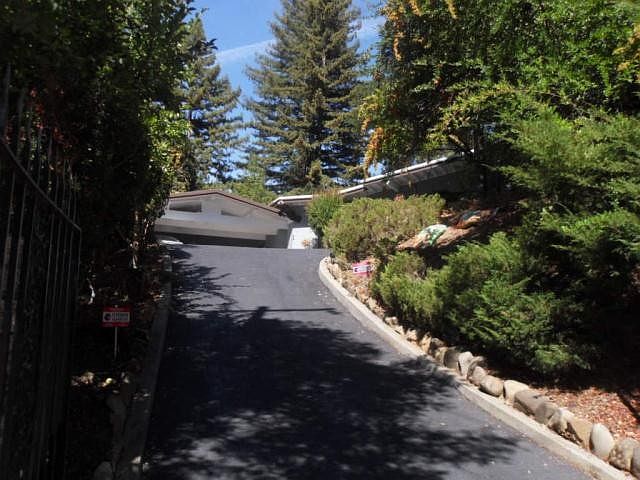 1st image of 190 Oakwood Ln