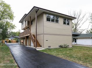 4713 Dumoulin Ave, Lisle, IL 60532
