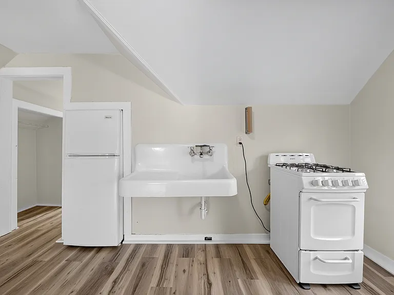 140 Mildred Ave #3 — Photo 9