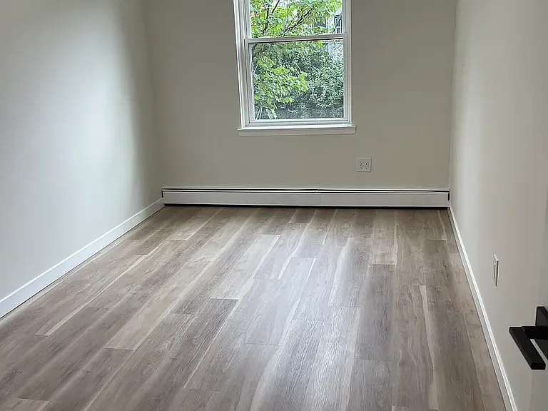 178 De Graw St #2 — Photo 7