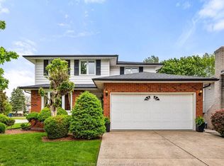 12076 Saint Thomas Cres, Tecumseh, ON N8N 3V7
