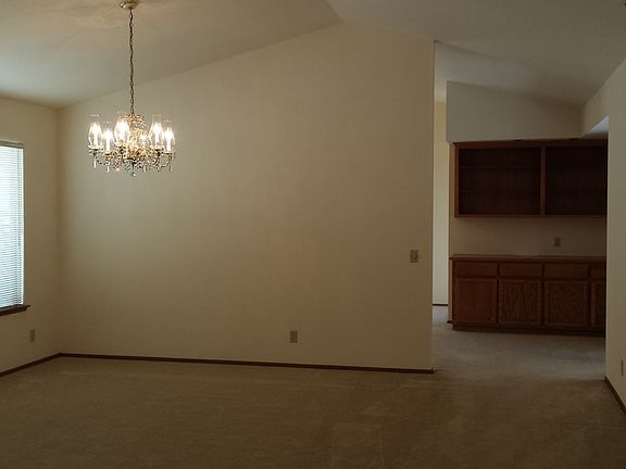 4th image of 1609 Ashford Dr