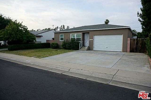 1st image of 10821 Floral Dr