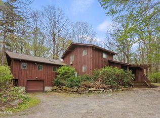 422 Bonny Rigg Hill Rd, Becket, MA 01223
