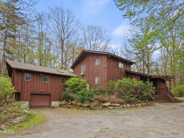 422 Bonny Rigg Hill Rd, Becket, MA 01223