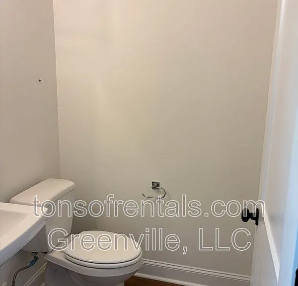 106 Hilton St #A — Photo 11