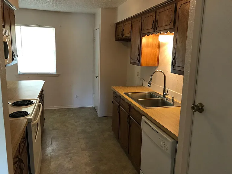 1501 Natalie Dr — Photo 7
