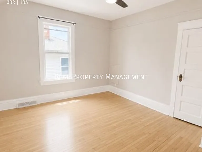 2366-2368 S 84th St #2368 — Photo 7