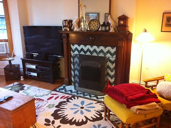 2nd image of 907 W Newport Ave #3
