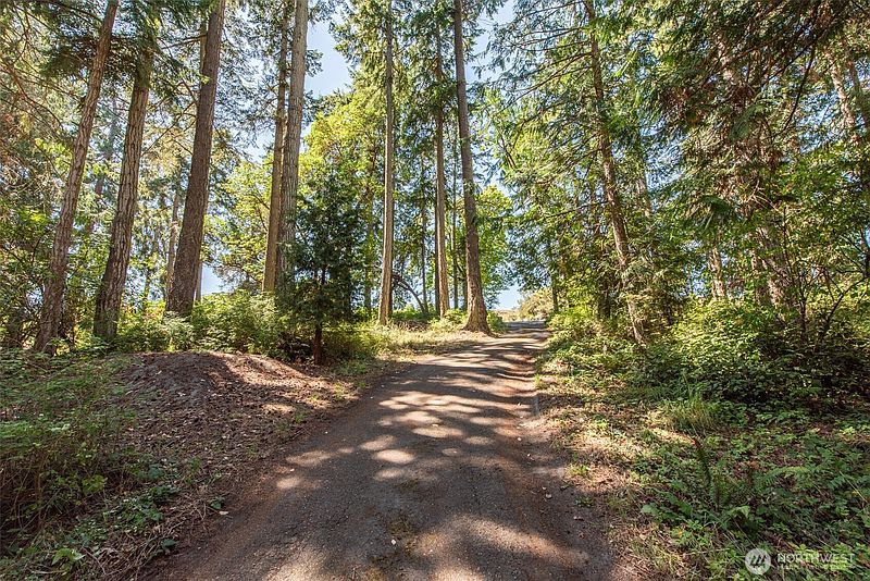 5th image of 2129 W Sequim Bay