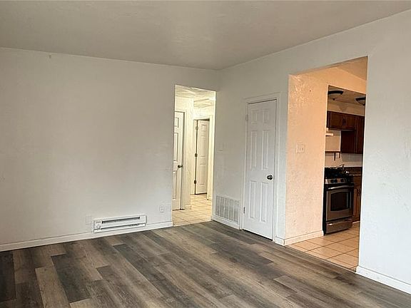 5th image of 305 E 5th St