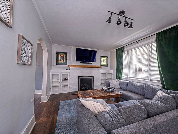 5th image of 1020 Chelton Ave