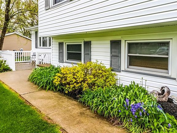 3rd image of 38 Hidden Creek Ln