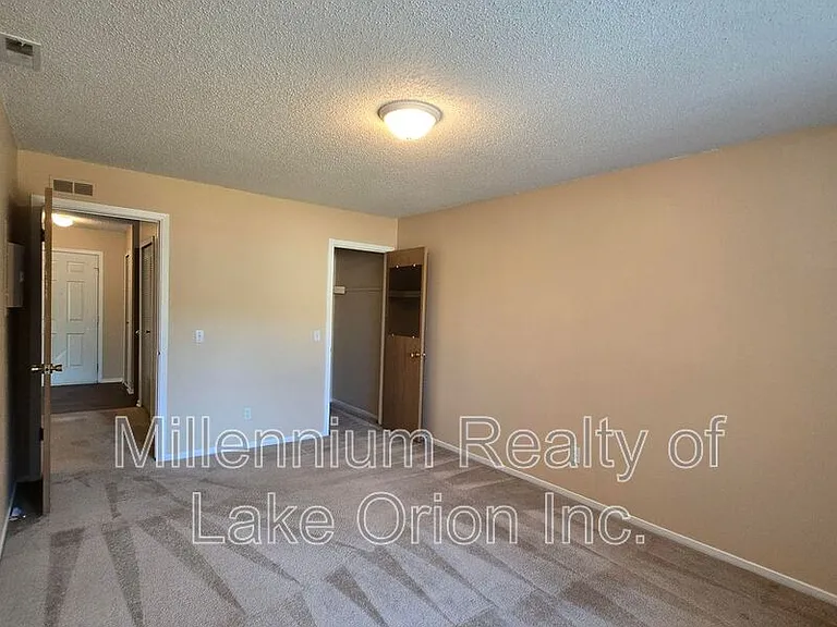 25 Louck St #16 — Photo 12