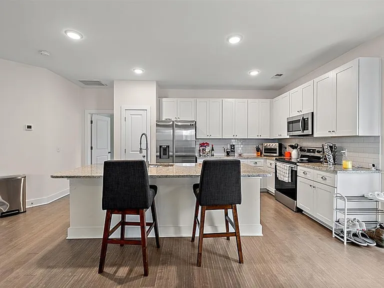 8210 S Antler Dr — Photo 4