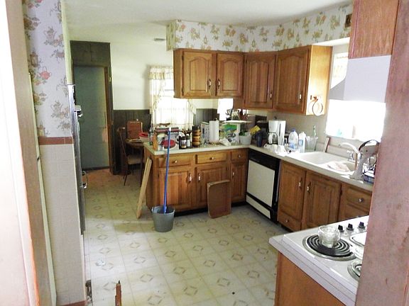 4th image of 10 Nob Hill Dr