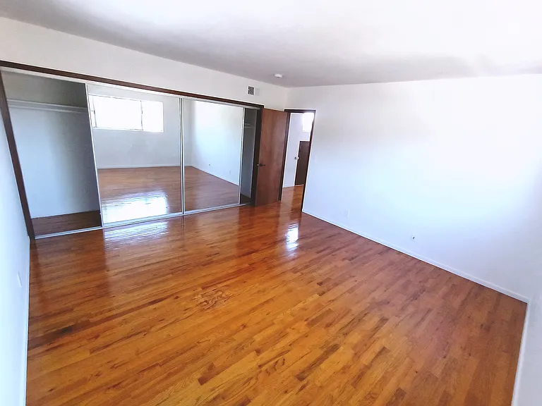 5314 W 138th St — Photo 32