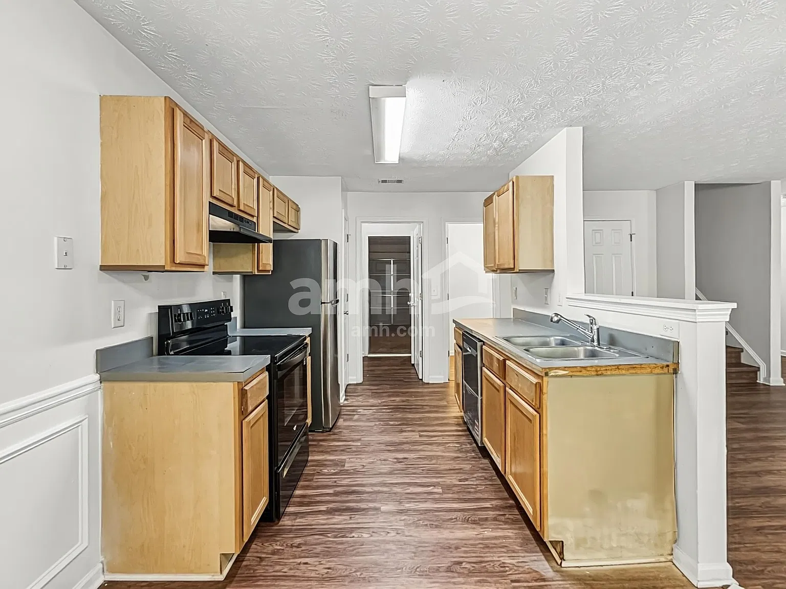 3 bed, 2.5 bath, 1843 sqft, $1,910 — Photo 3