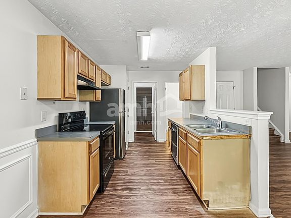 3rd image of 659 Shadow Lakes Dr